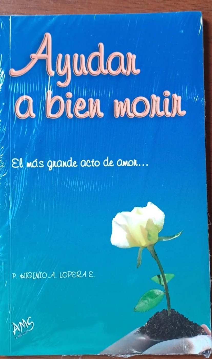 Copertina photographiée : Ayudar al bien morir