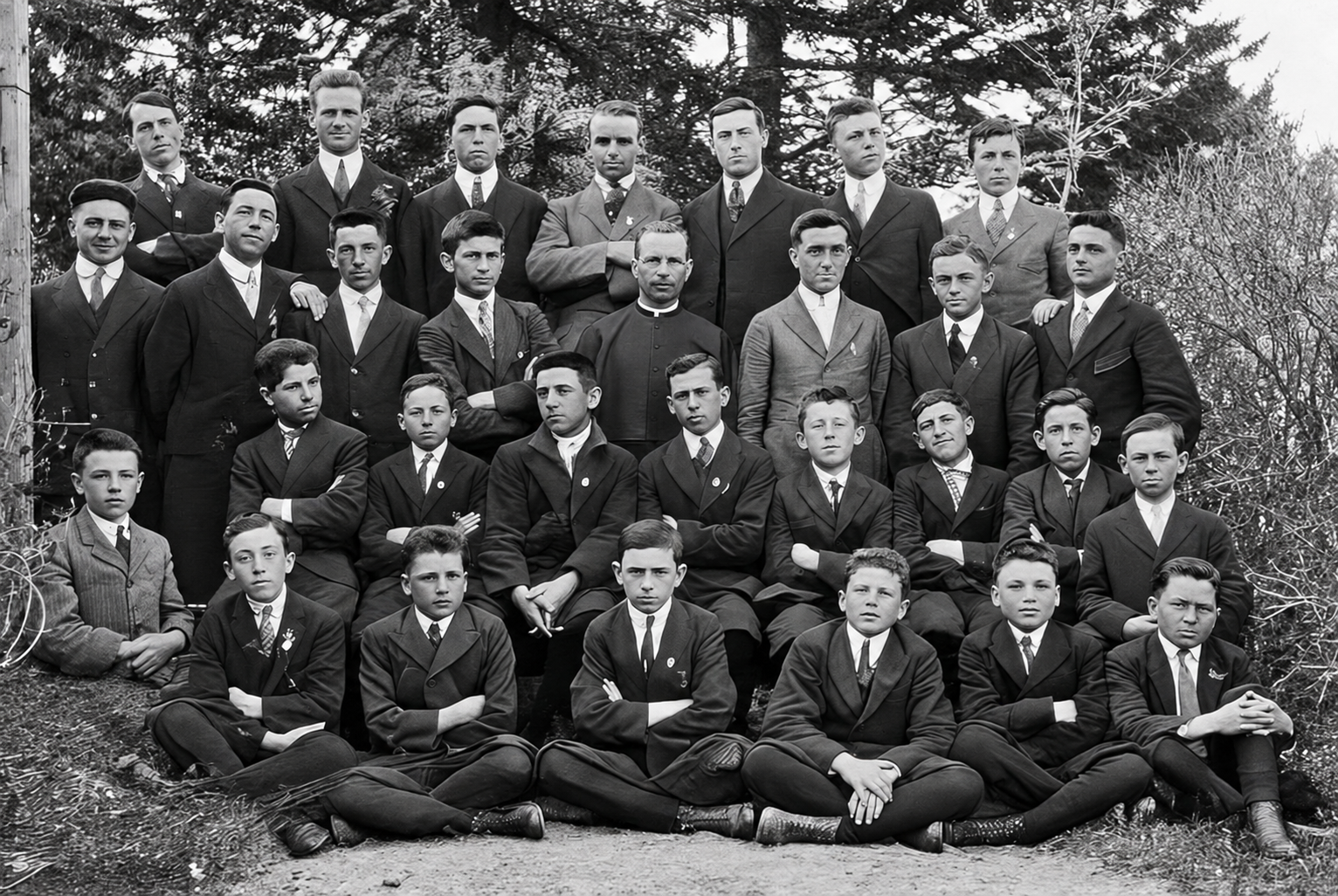 Juvénistes avec le Père De la Motte en 1920